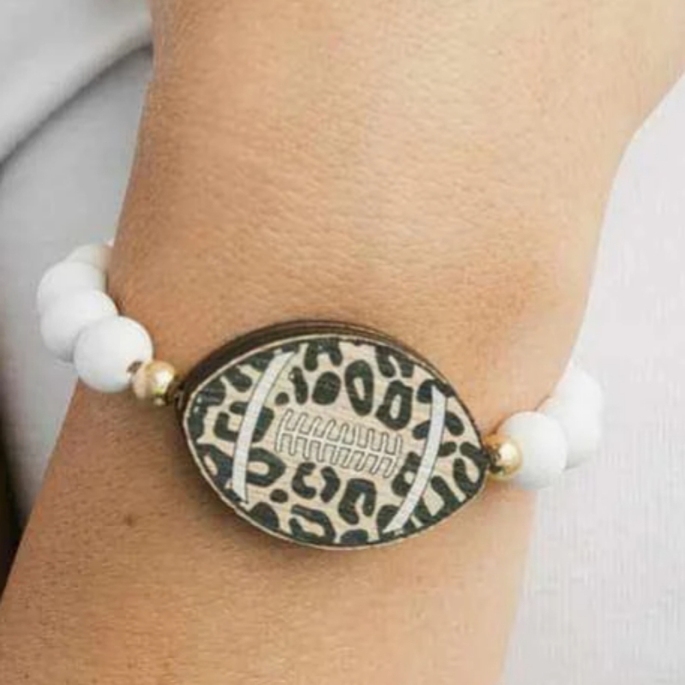 3/$20🌟 NEW Plunder Leopard Huddle Wood Bead Elastic Bracelet
